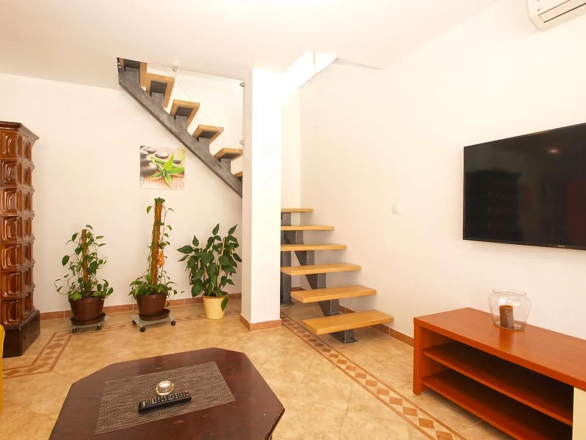 Vila House Surida 1678 Pula 0*,  Chorvatsko
